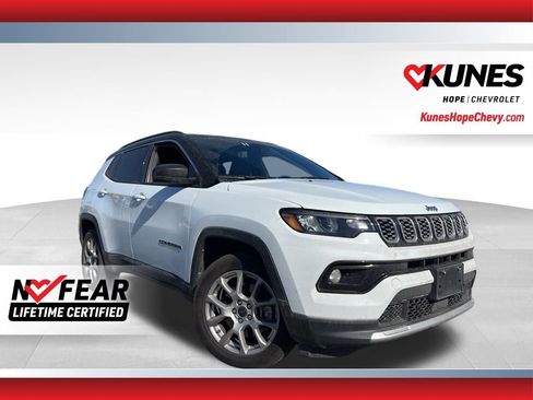 Used 2025 Jeep Compass Limited image 1