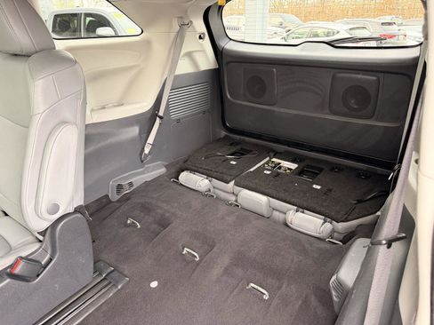 Used 2024 Toyota Sienna XLE image 37