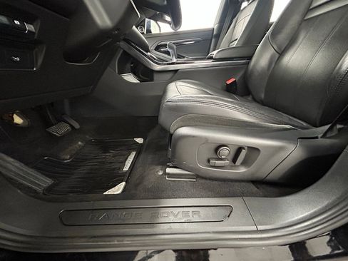 Used 2020 Land Rover Range Rover Evoque SE AWD/4WD image 30