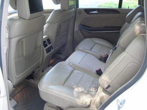 Used 2013 Mercedes-Benz GL 450 4MATIC image 4