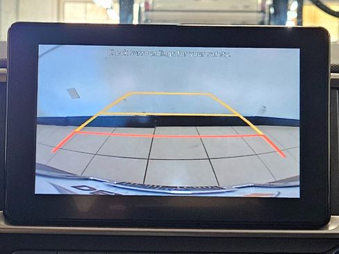 Used 2021 Hyundai Venue SE image 16