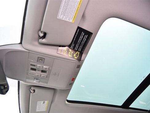 New 2025 Volkswagen Taos SEL image 21