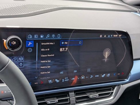 New 2026 Chevrolet Equinox EV LT image 28