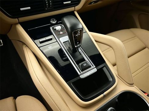 Used 2023 Porsche Cayenne S Platinum w/ Assistance Package image 27