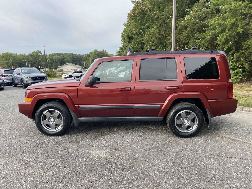 Used 2008 Jeep Commander Sport RWD image 2