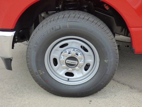 New 2026 Ford F250 XL w/ XL Chrome Package image 24