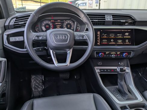 Used 2023 Audi Q3 2.0T Premium w/ Convenience Package AWD/4WD image 8