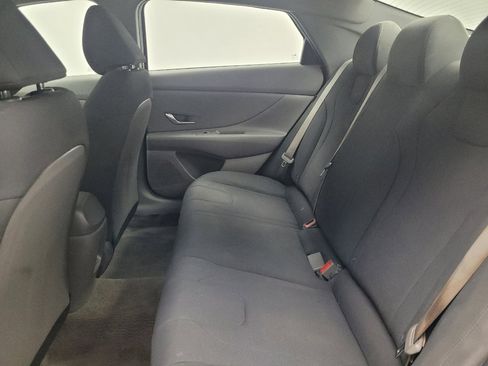 Used 2024 Hyundai Elantra SE FWD image 18