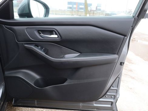 Used 2024 Nissan Rogue SV image 14