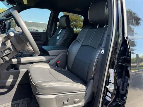 Used 2024 RAM 3500 Limited image 10