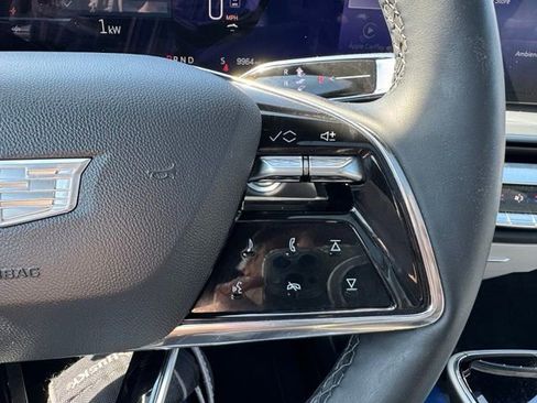 Used 2025 Cadillac Lyriq Sport AWD/4WD image 16