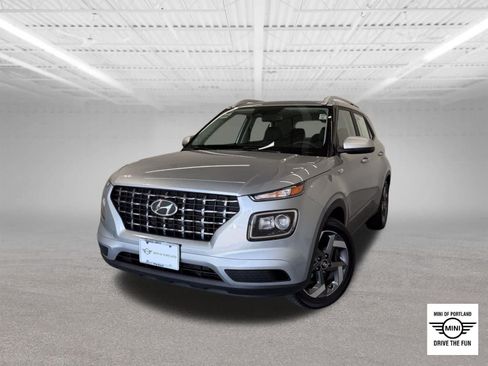 Used 2025 Hyundai Venue SEL FWD image 1