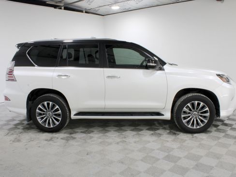 Used 2023 Lexus GX 460 Luxury w/ Accessory Package AWD/4WD image 40