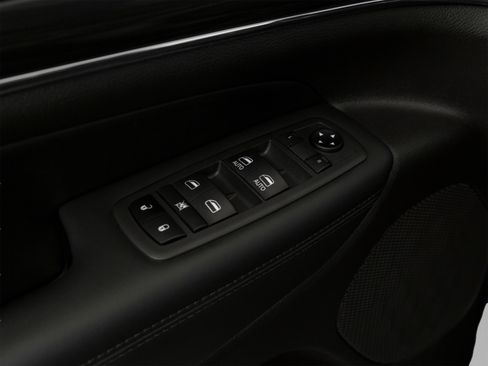 Used 2020 Jeep Grand Cherokee Limited X RWD image 13