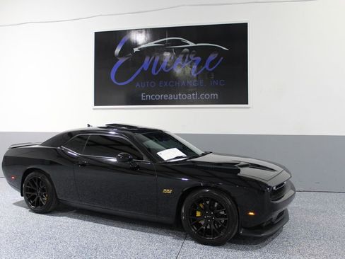 Used 2018 Dodge Challenger R/T Scat Pack image 1