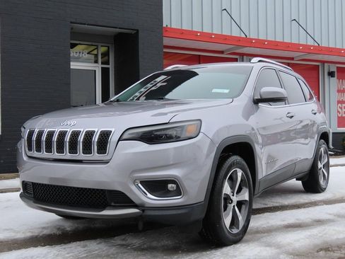 Used 2020 Jeep Cherokee Limited image 12