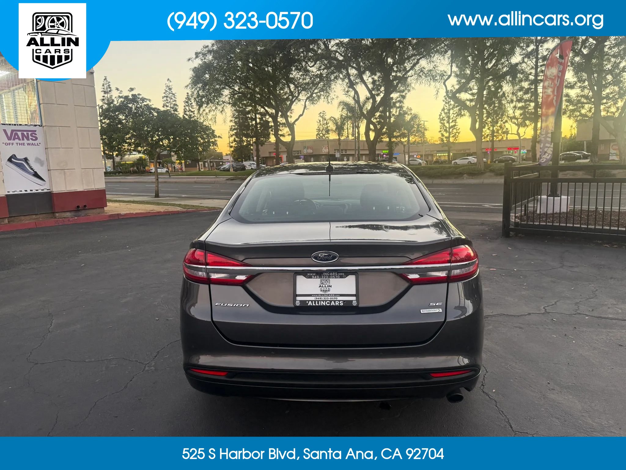 Used 2018 Ford Fusion SE w/ Fusion SE Technology Package FWD image 5