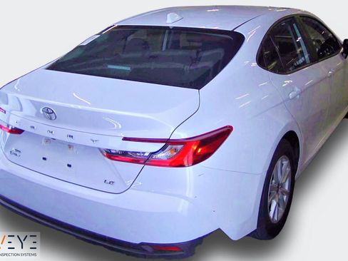 Used 2025 Toyota Camry LE image 13