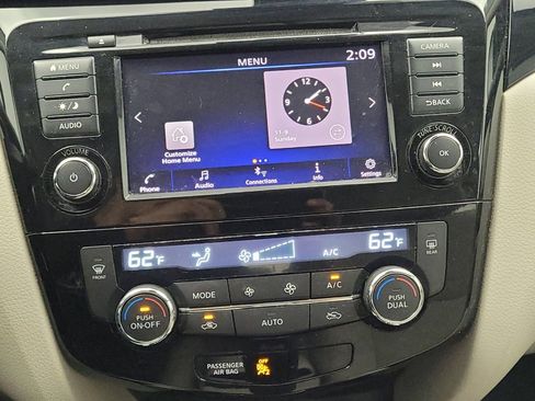 Used 2019 Nissan Rogue Sport SV image 25