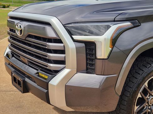 Used 2024 Toyota Tundra Limited w/ Power Package AWD/4WD image 10