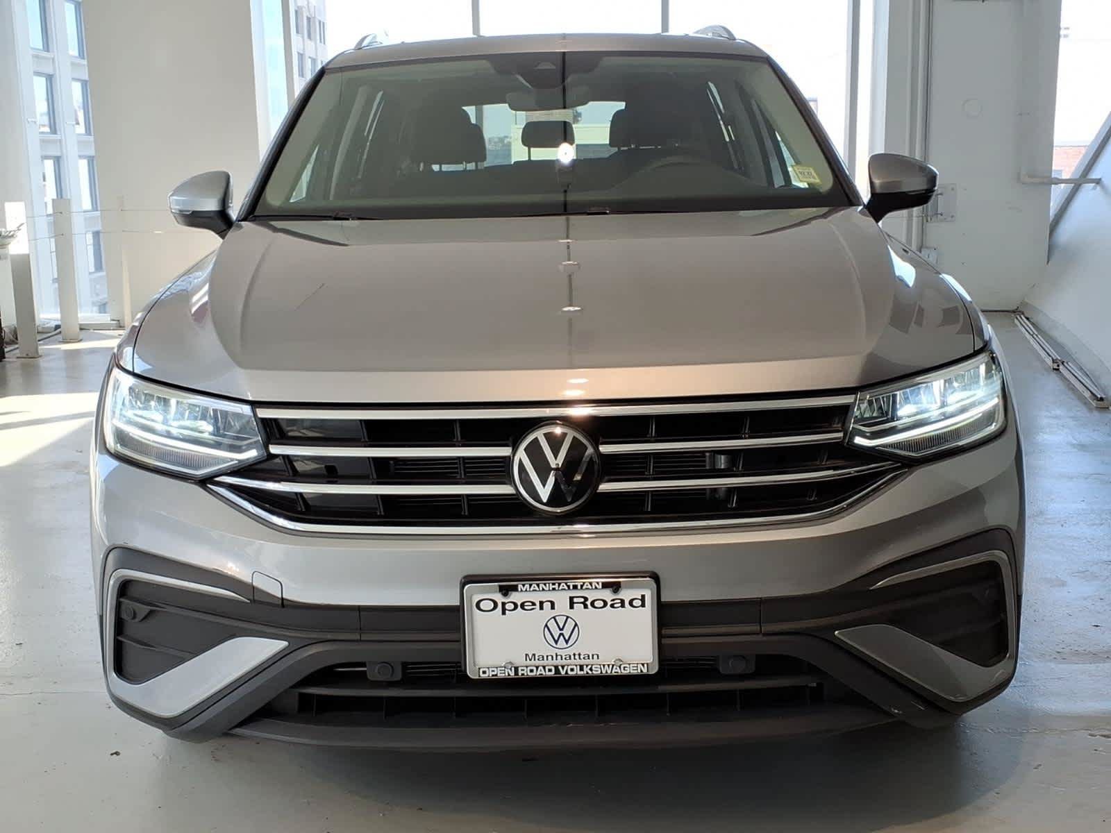 Used 2022 Volkswagen Tiguan SE AWD/4WD image 2