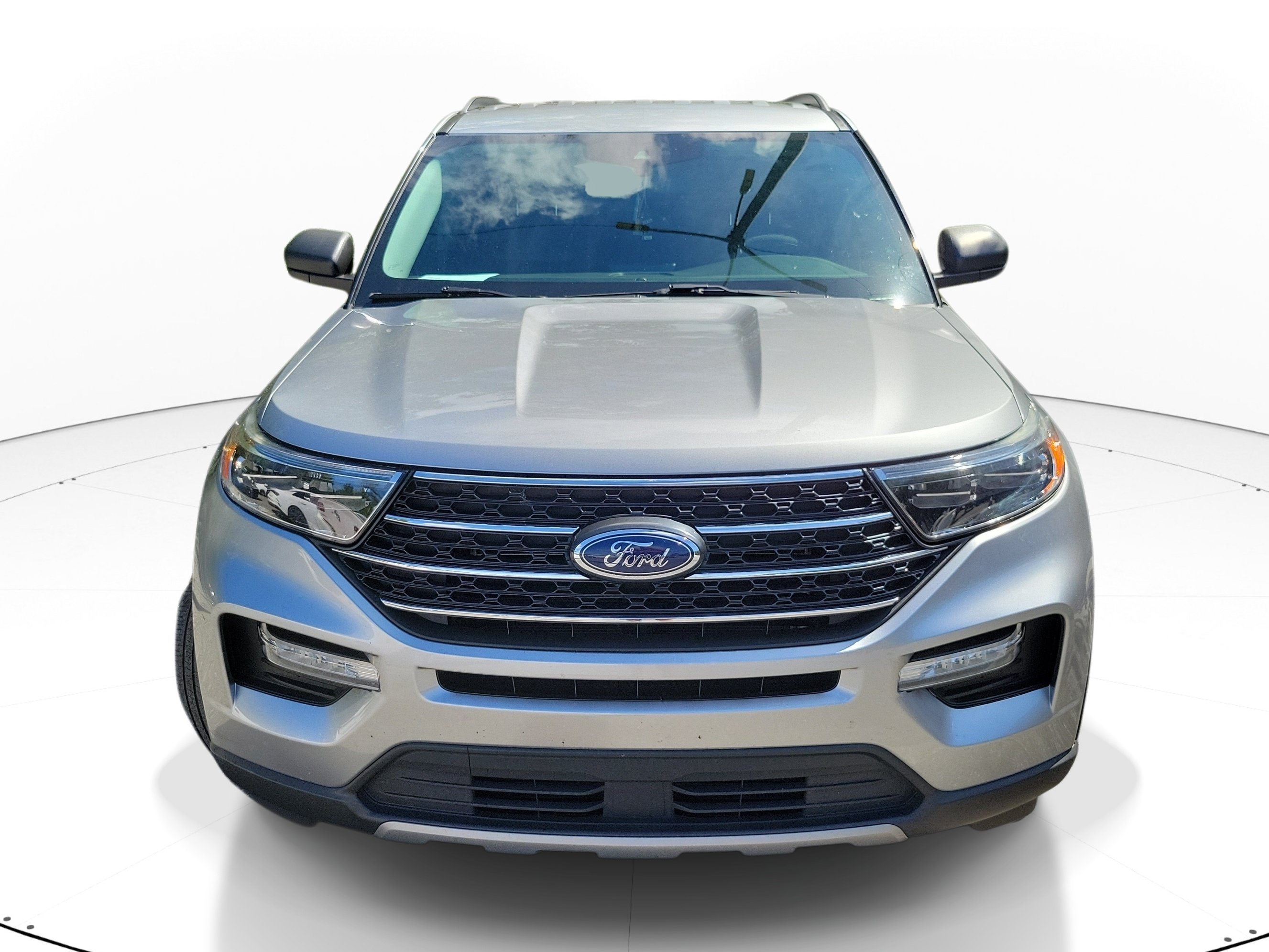 Used 2023 Ford Explorer XLT w/ Equipment Group 202A RWD image 8