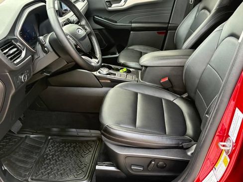 Used 2022 Ford Escape SEL w/ Technology Package FWD image 23