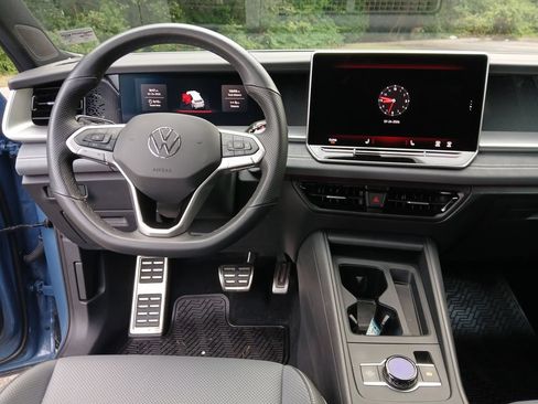 Used 2026 Volkswagen Tiguan SE R-Line AWD/4WD image 15