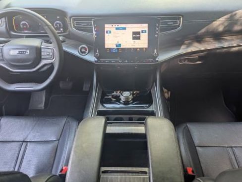 Used 2023 Jeep Wagoneer L Series II image 26