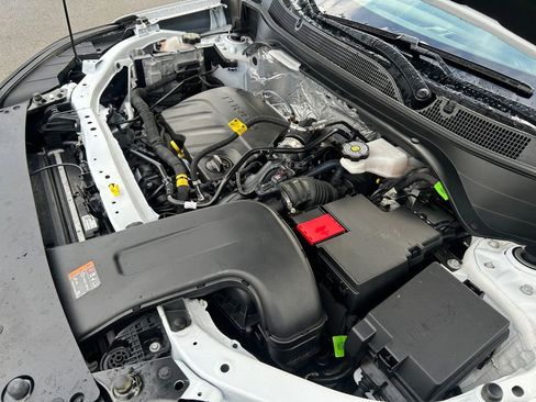 Used 2025 Chevrolet Trax RS w/ Sunroof Package FWD image 31