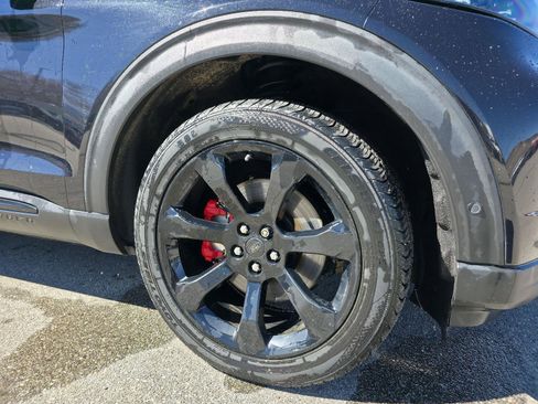 Used 2020 Ford Explorer ST w/ ST Street Pack image 5