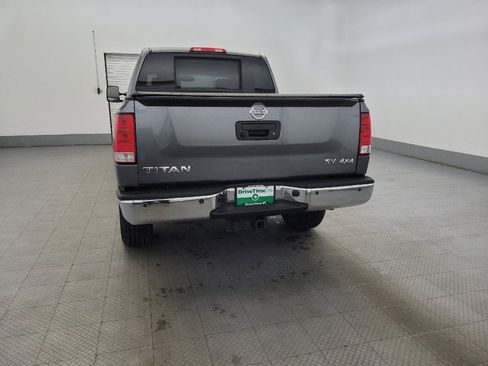 Used 2015 Nissan Titan SV w/ SV Value Truck Package image 6