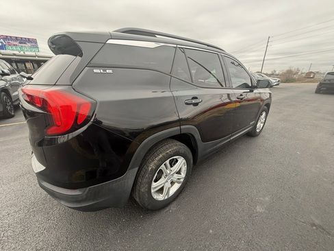 Used 2018 GMC Terrain SLE w/ Driver Convenience Package image 3