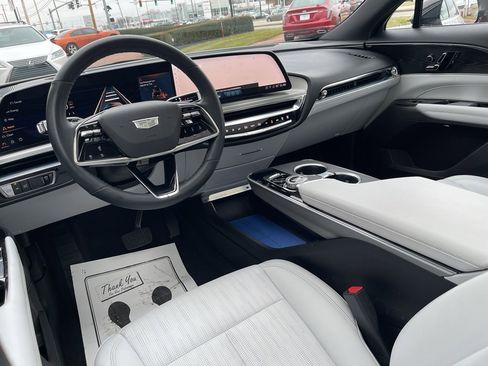 Used 2024 Cadillac Lyriq Luxury image 33