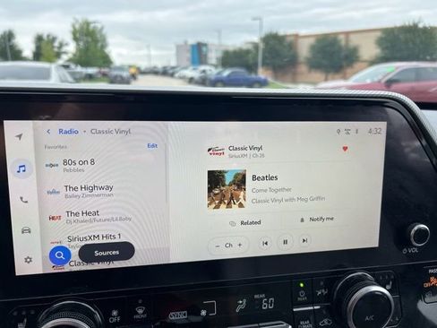 Used 2023 Toyota Highlander Platinum FWD image 18