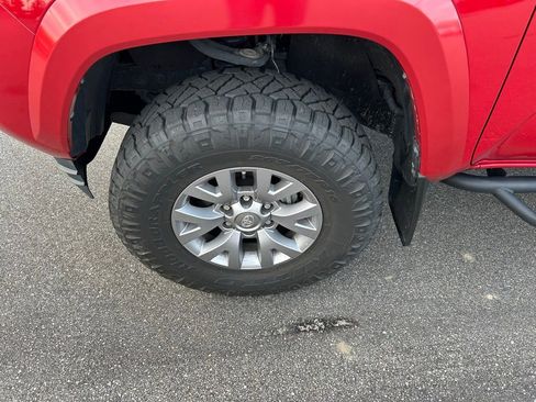 Used 2019 Toyota Tacoma 2WD Double Cab image 11