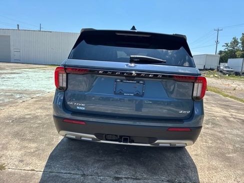 Used 2025 Ford Explorer Active w/ Active Comfort Package AWD/4WD image 4