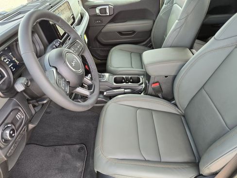 New 2026 Jeep Gladiator Mojave image 7