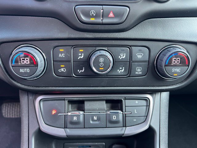 Used 2022 GMC Terrain AT4 AWD/4WD image 30