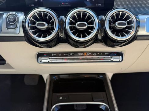 Used 2021 Mercedes-Benz GLB 250 image 18