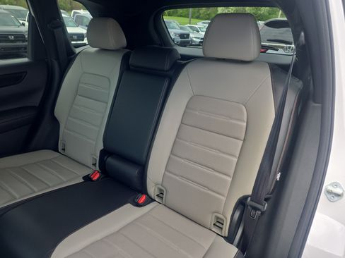 Used 2024 Honda CR-V Sport Touring image 18