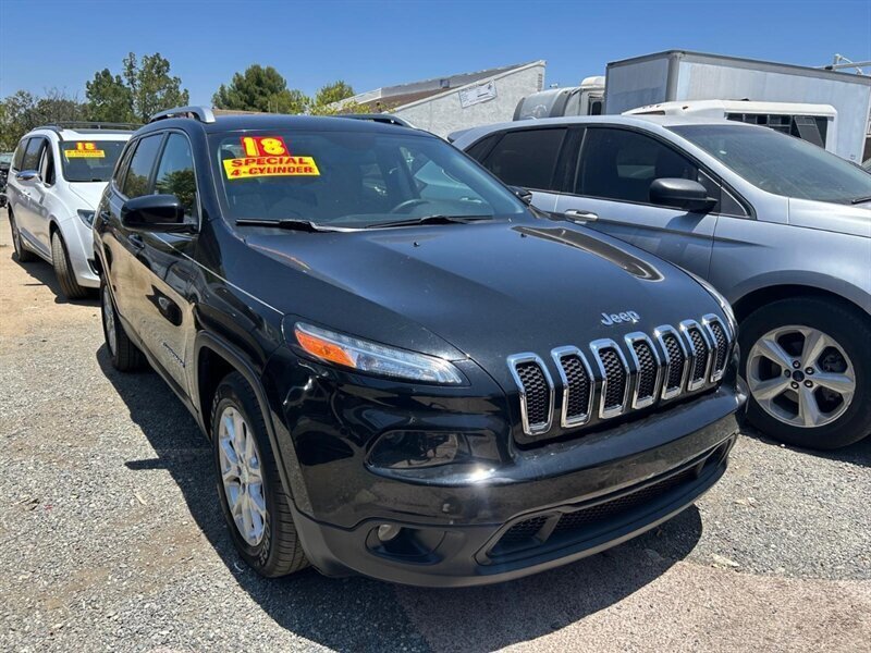Used 2018 Jeep Cherokee Latitude Plus FWD image 38
