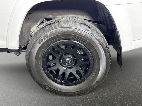 Used 2019 Toyota 4Runner SR5 Premium image 31