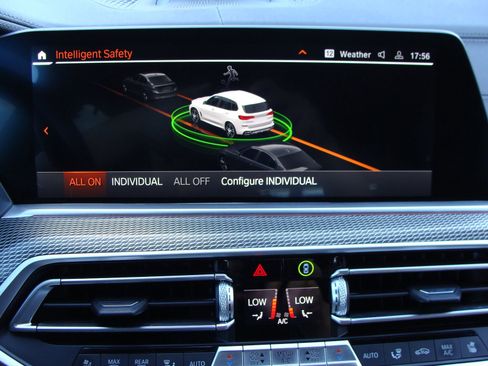 Used 2021 BMW X5 M50i w/ Executive Package image 18