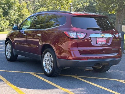 Used 2015 Chevrolet Traverse LT w/ Style and Technology Package image 8