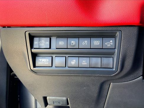 Used 2025 Toyota Tundra TRD Pro AWD/4WD image 33