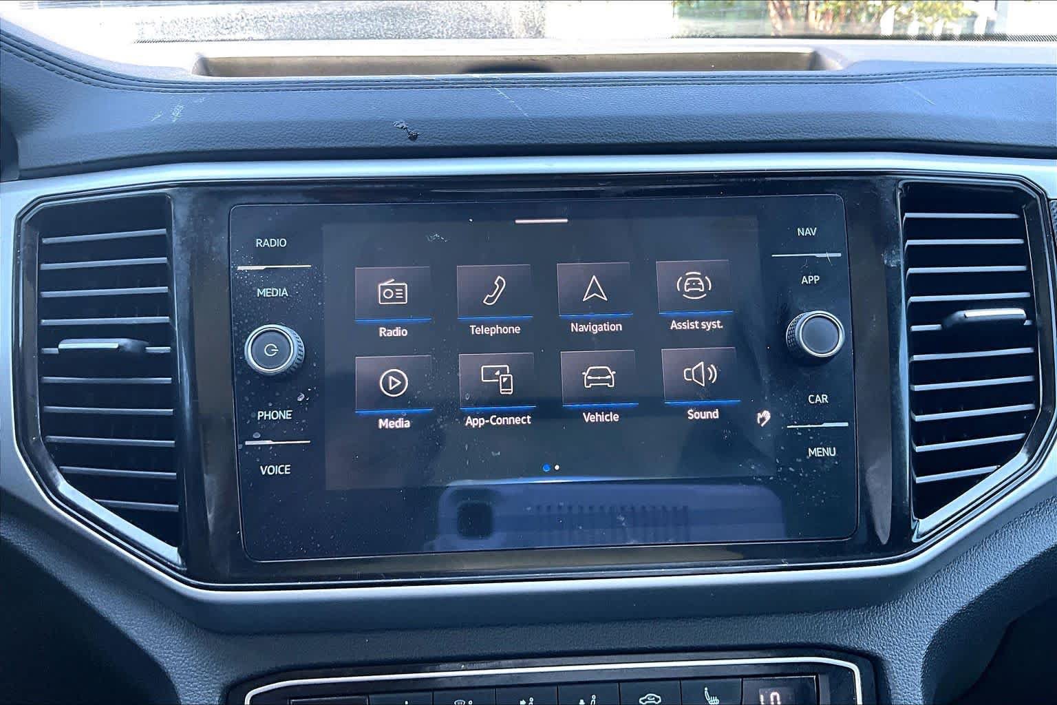 Used 2023 Volkswagen Atlas SEL R-Line AWD/4WD image 32