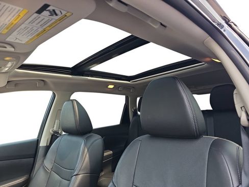 Used 2016 Nissan Rogue SL w/ SL Premium Package FWD image 29
