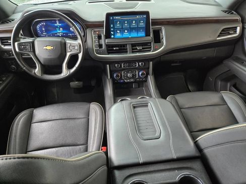 Used 2023 Chevrolet Suburban Premier AWD/4WD image 17