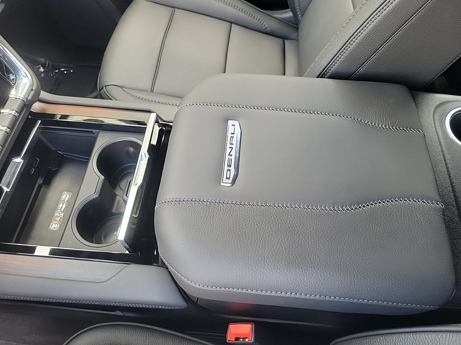 New 2026 GMC Yukon Denali RWD image 18